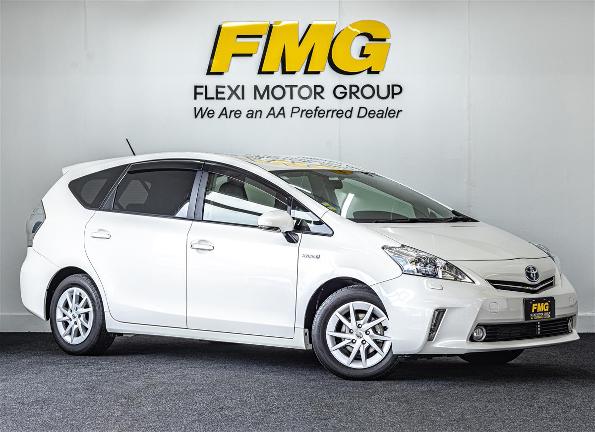 2012-toyota-prius-alpha-7-seater-up-to-1161-rebate-station-wagon