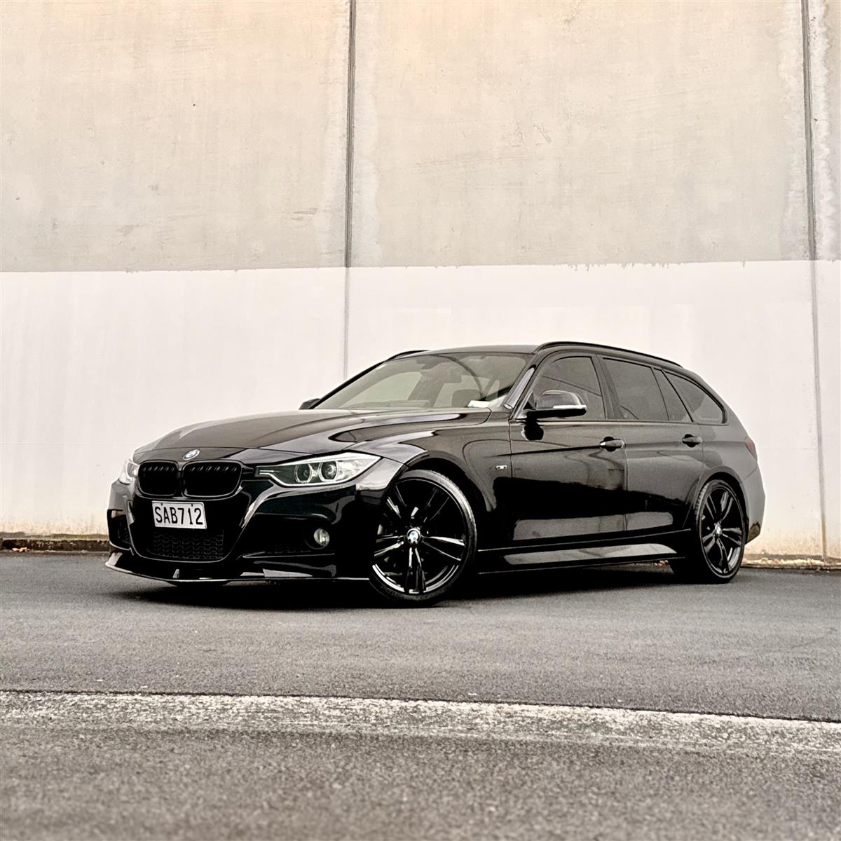 2014 BMW 320i M-SPORT